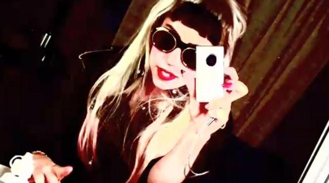 lady gaga se infrunta cu un protestatar anti gay video