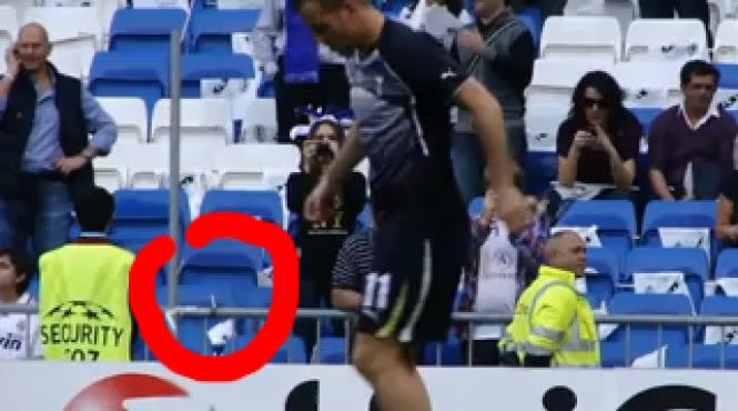 video van der vaart jongleaza cu o guma de mestecat pe bernabeu