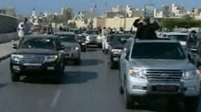 gaddafi la plimbare prin tripoli video