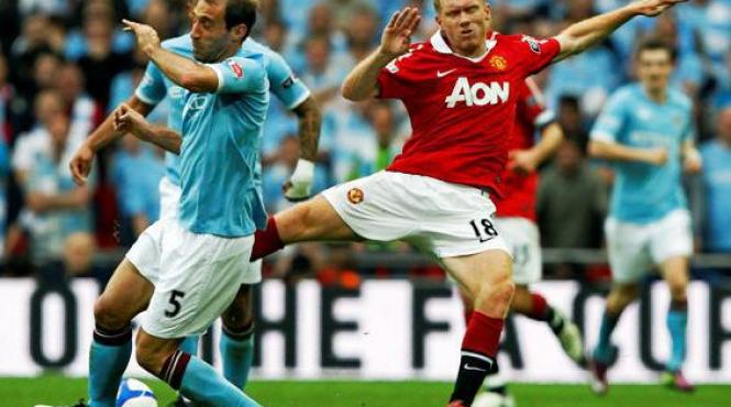 man city in finala cupei angliei balotelli la un pas de a fi batut de rio ferdinand video