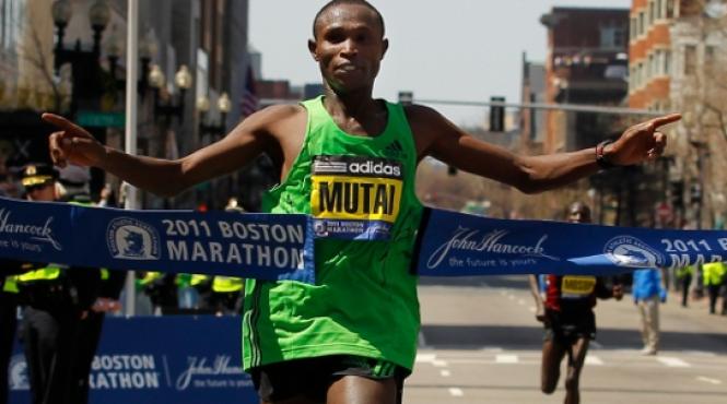 a castigat maratonul de la boston cu cel mai bun timp din istorie