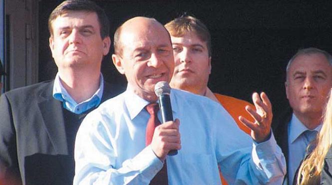 saracul sindicalist condescu cu sotia bogata