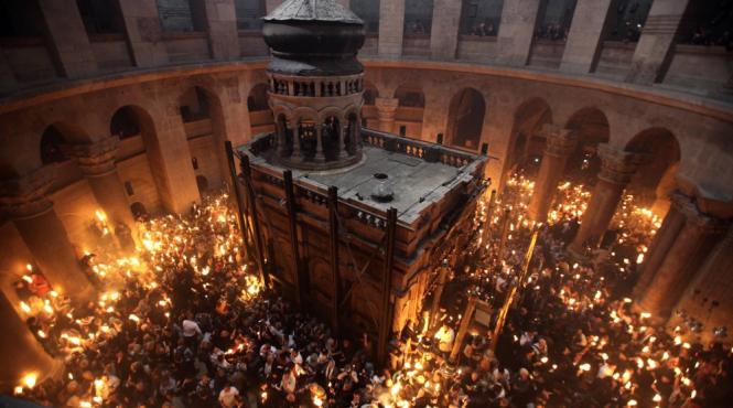 ceremonia sfintei lumini in ierusalim