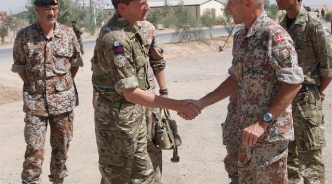 colonelul ghika a dat onorul la nunta regala