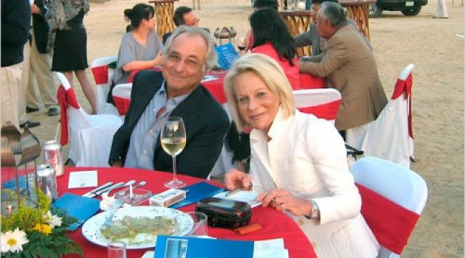 vrei o sticla de vin de la omul care a bagat omenirea in criza click aici