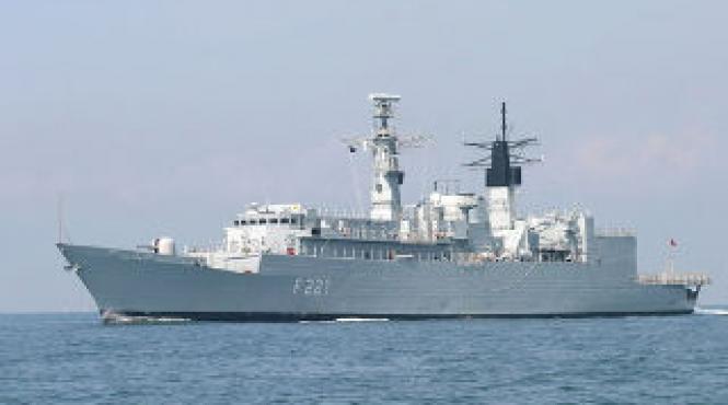 prima misiune de succes a fregatei ferdinand a astupat gaurile unei ambarcatiuni avariate