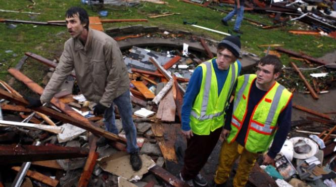 bilantul victimelor tornadei de la joplin a ajuns la 116 morti si 600 de raniti video