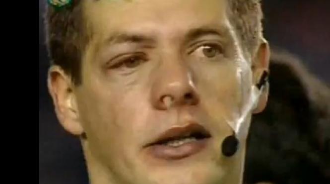 arbitru batut cu mingea in argentina