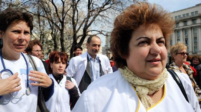 medicii de familie au anuntat ca nu semneaza contractul cadru si ca vor continua sa protesteze