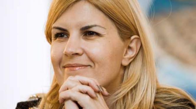 udrea este mai bogata cu circa 734 000 de lei si 70 000 de euro