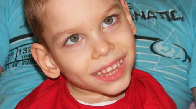 povestea baiatului fara copilarie caruia ii puteti da o sansa