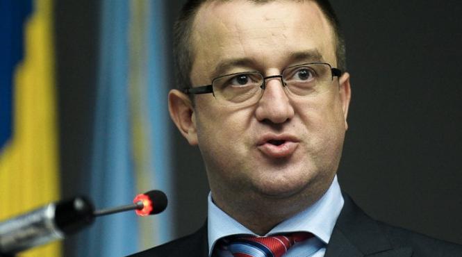 fiscul da afara 2 000 de angajati