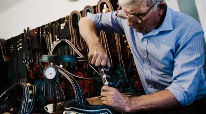 mos curelusa curelarul rascumpara pacatele oamenilor fata de cai