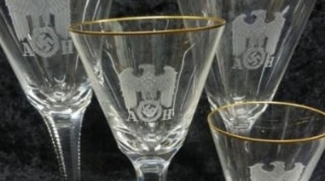 paharele lui hitler scoase la licitatie