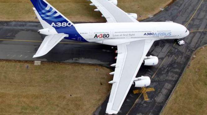 un airbus a380 s a ciocnit de o cladire la un show aeronautic
