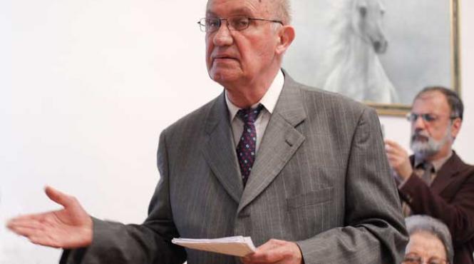 academicianul dinu giurescu despre atacul la rege eu nu ma duc sa vorbesc la televizor despre tehnologia metalelor vezi ipoteza stenogramelor secrete