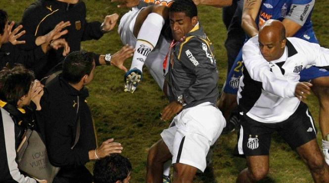 bataie ca n sapte pacate dupa finala copei libertadores video