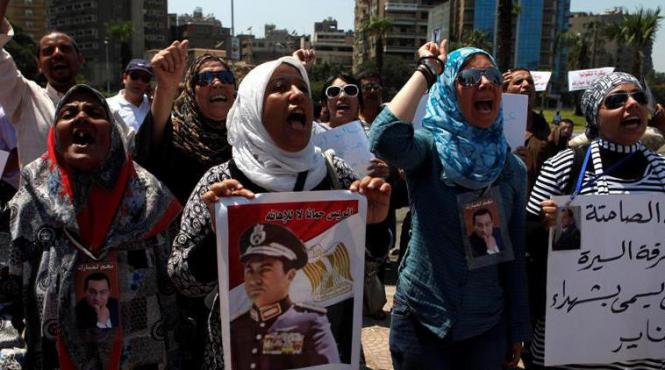 zeci de raniti la cairo in confruntari intre sustinatorii si adversarii lui hosni mubarak