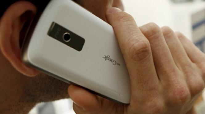 directorii unei companii germane isi tin celularele in cutii de biscuti pentru a se proteja de spioni