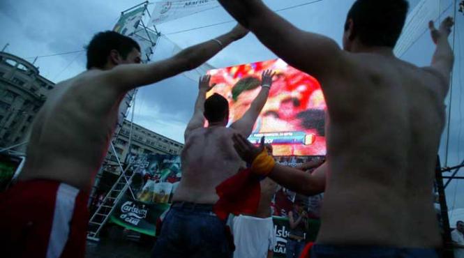 poporul tine fotbalul