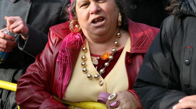 primaria baia mare ingradeste un bloc in care locuiesc romi gardul ii va proteja pe ceilalti cetateni spune primarul