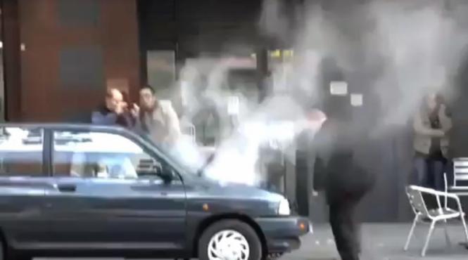 asa nu un om de afaceri cedeaza nervos in plina strada din cauza masinii personale