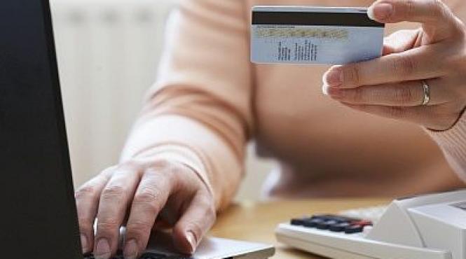 cumparaturi de zi cu zi la plata cu cardul volumul platilor online a crescut cu 18