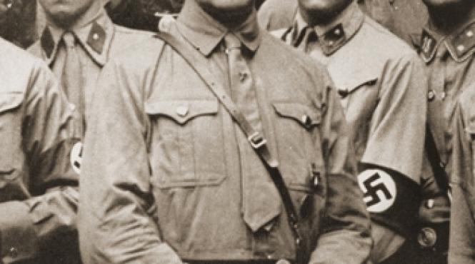 adolf hitler isi motiva soldatii cu papusi gonflabile