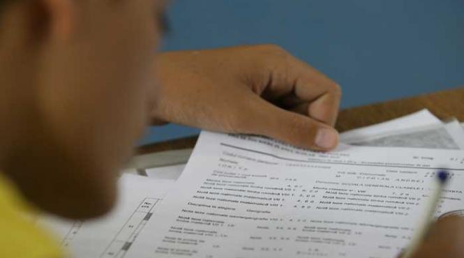 cu media 3 se intra la liceu cu medii mari nu