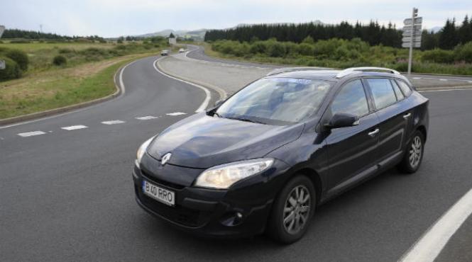 turul frantei megane st bijuterie pe patru roti