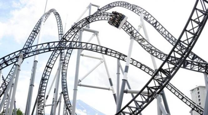 vezi cum e sa te urci in cel mai abrupt montagne russe din lume video