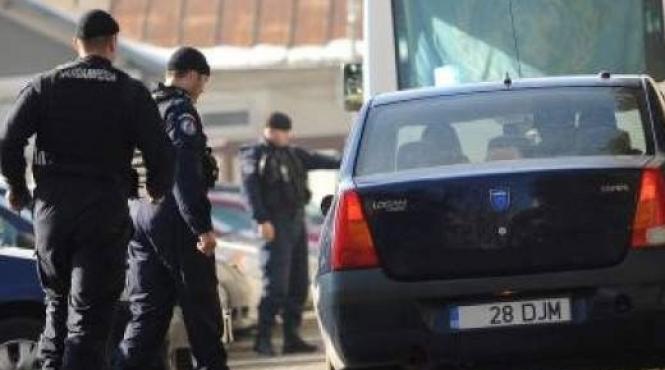 50 de persoane retinute in cazul fraudelor pe internet ambasadorul sua infractorii cibernetici ne rapesc senzatia de siguranta personala