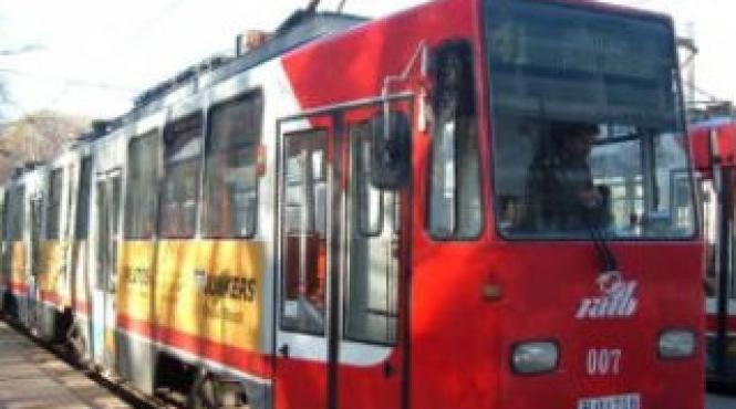 greva spontana la ratb din cauza traseelor de noapte