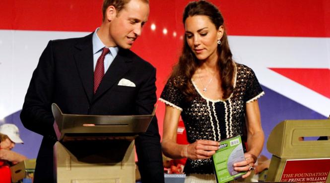 kate si printul william despagubiti de compania de zbor aleasa pentru intoarcerea din sua