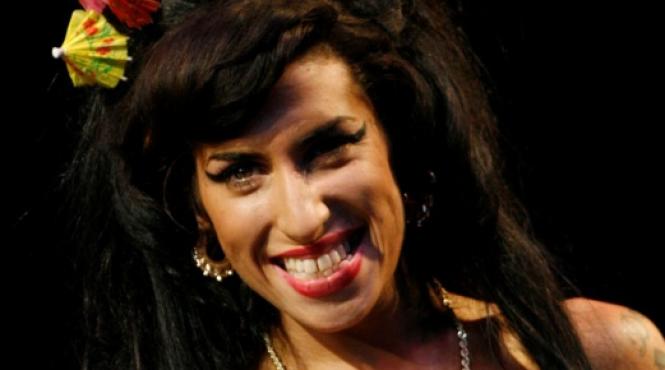 cantareata amy winehouse a murit