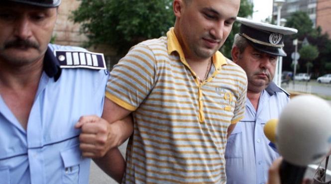 scandalul din deta fiul cel mic al primarului a fost retinut seful politiei romane a fost trimis la fata locului