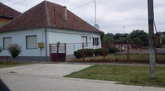 primarul din deta locuieste ilegal intr o casa retrocedata