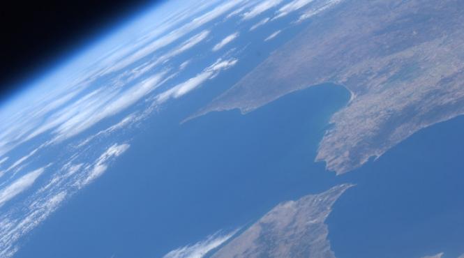 vezi cum arata pamantul prin ochii bloggernautilor din statia spatiala internationala