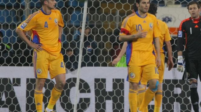 mutu si tamas au comis o din nou au baut in cantonamentul nationalei si au fost exclusi din lot