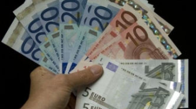 datoria publica a lumii creste cu un milion de dolari la fiecare cinci secunde vezi care e datoria romaniei