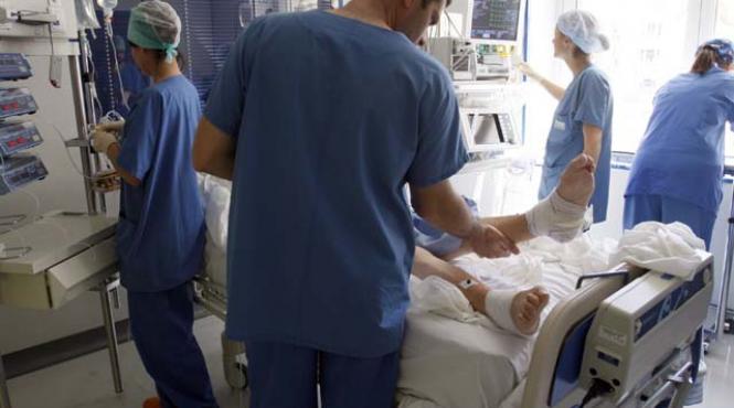 un barbat paralizat complet cere sa fie eutanasiat fara ca medicii sai sa fie trasi la raspundere