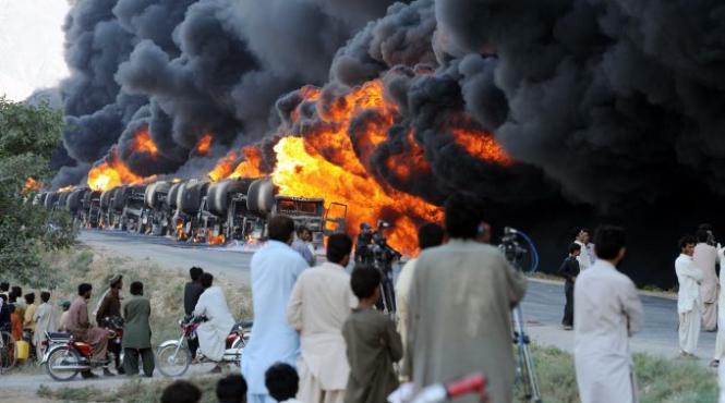 cisterne de benzina americane atacate de pakistanezi pe motocicleta galerie foto