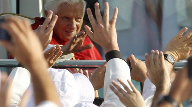 papa a primit un tricou cu semnaturile tuturor jucatorilor de la real madrid