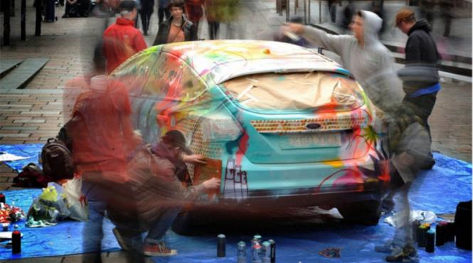 ford focus decorat cu graffiti