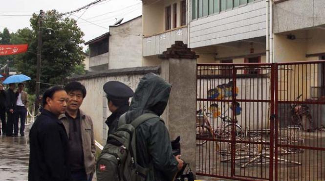 atacurile in scolile din china continua opt copii raniti de cutitara psihopata din shanghai