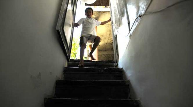 domiciliati sub pamant in centrul capitalei viata unei familii cu trei copii in secolului xxi