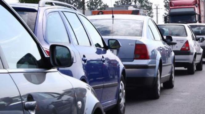 guvernul a decis reducerea taxei auto cu 25