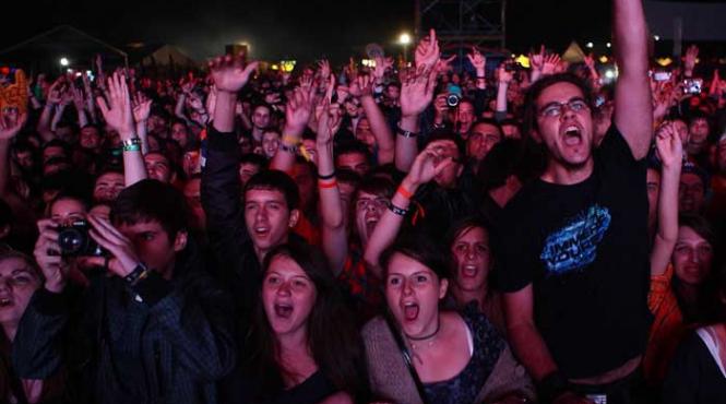 la noi concerte puse in aceeasi zi