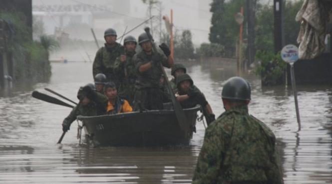 japonia zeci de morti si mii de sinistrati in urma trecerii taifunului talas