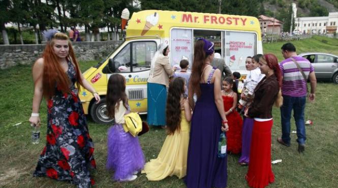 ziua nationala a romilor la costesti galerie foto